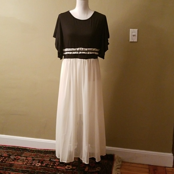 Plus Size Two Tone Maxi Dress - Picture 2 of 4
